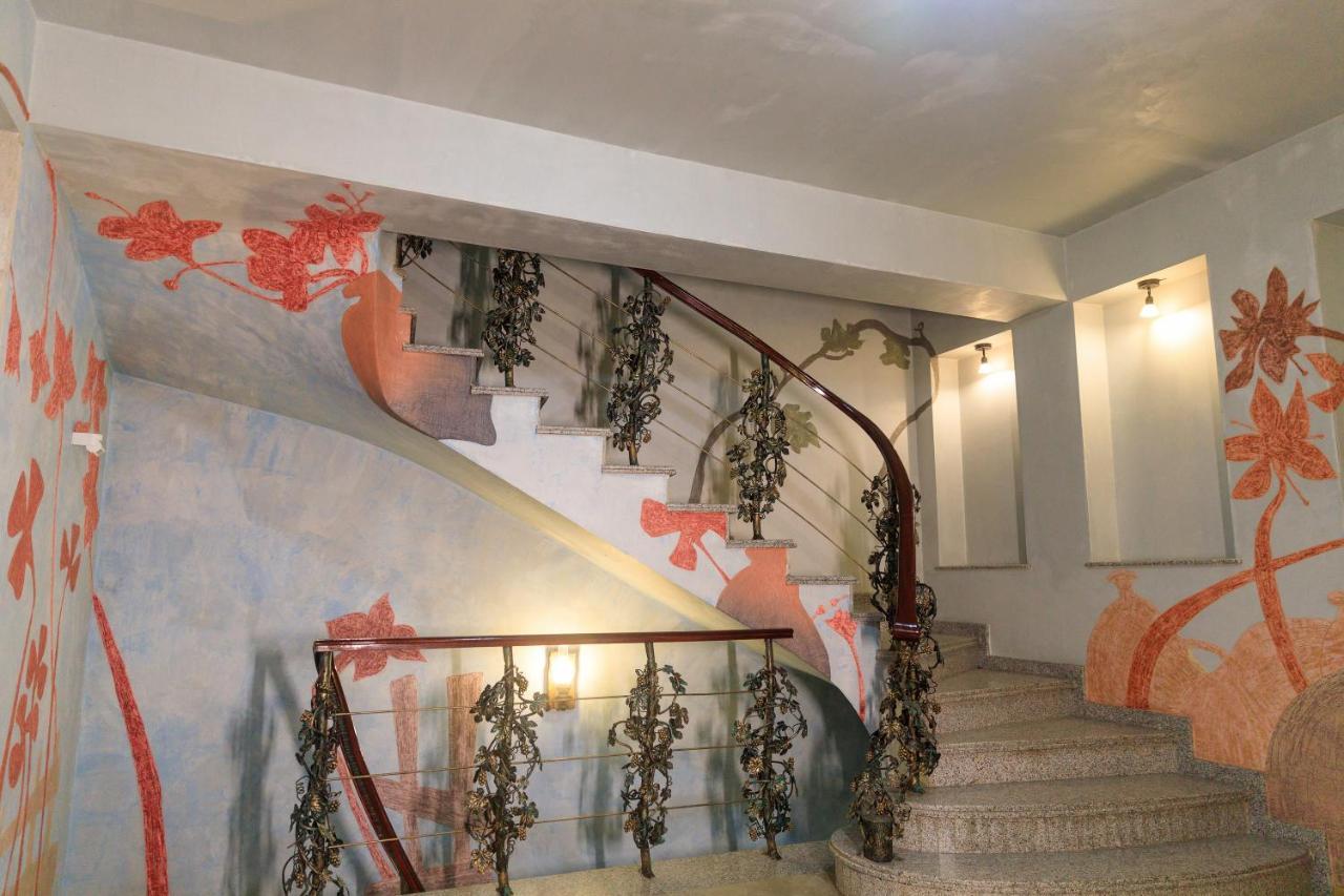 Hotel Wine Palace Tbilisi Bagian luar foto