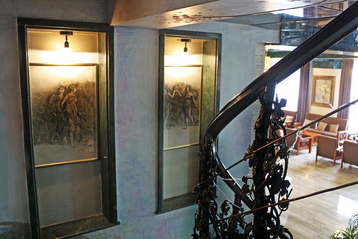 Hotel Wine Palace Tbilisi Bagian luar foto